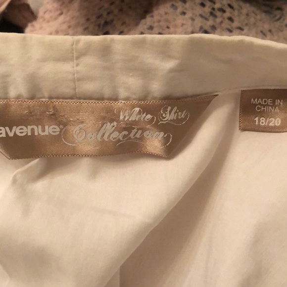 Beautiful top with rhinestone studded collar - Picture 5 of 5